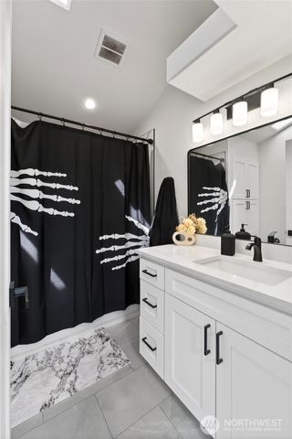 1420 S 359th Street, Federal Way, WA 98003