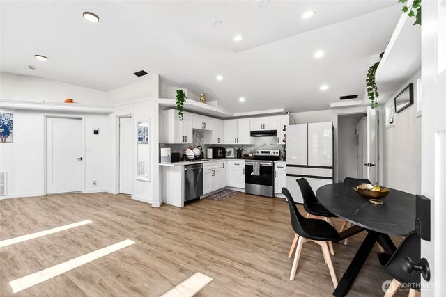 1420 S 359th Street, Federal Way, WA 98003