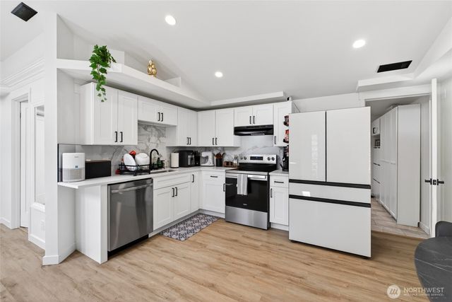 1420 S 359th Street, Federal Way, WA 98003