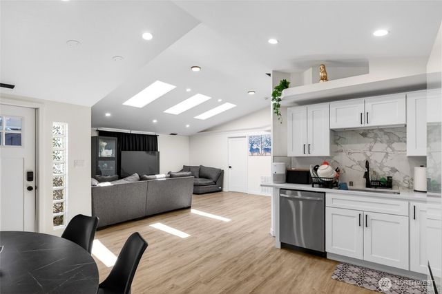 1420 S 359th Street, Federal Way, WA 98003