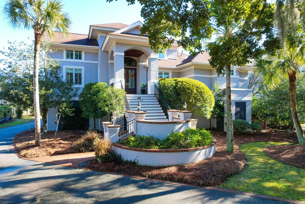 1563 Headquarters Plantation Drive, Johns Island, SC 29455