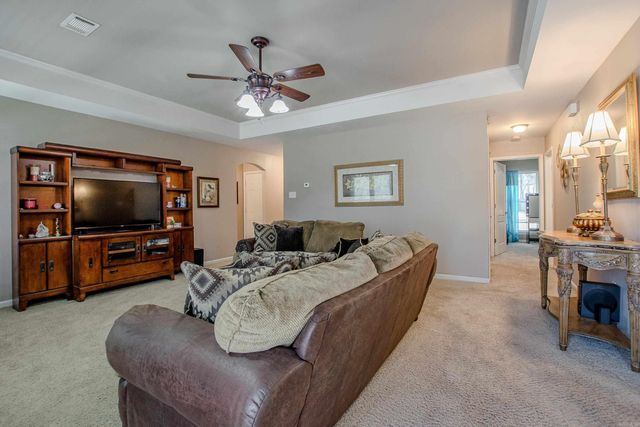 12 Pinedale Cir, Mabelvale, AR 72103