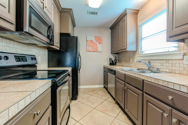 12 Pinedale Cir, Mabelvale, AR 72103