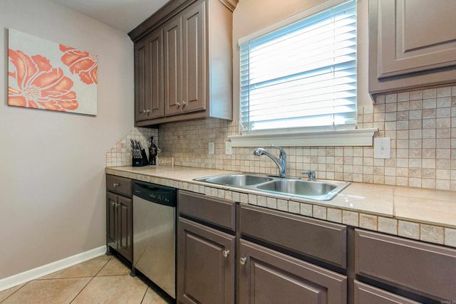 12 Pinedale Cir, Mabelvale, AR 72103