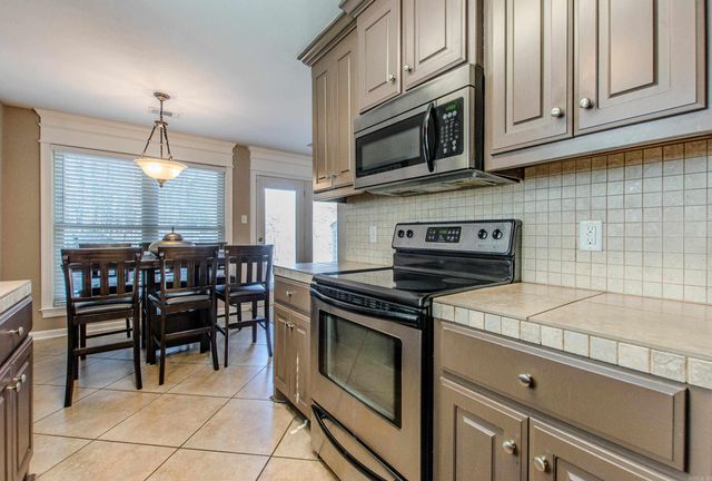 12 Pinedale Cir, Mabelvale, AR 72103