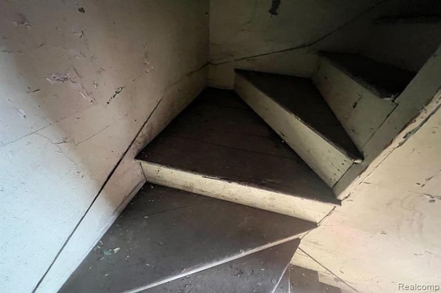 225 Farrand Park, Highland Park, MI 48203