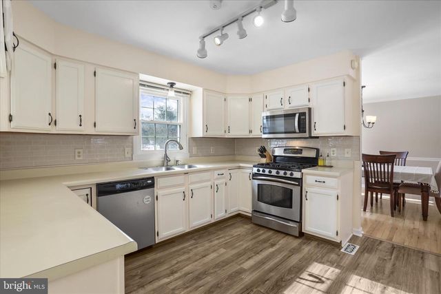 30 GREEN VALLEY DR, Charles Town, WV 25414