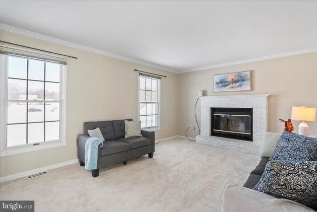 30 GREEN VALLEY DR, Charles Town, WV 25414