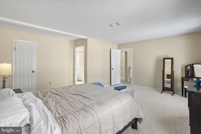 30 GREEN VALLEY DR, Charles Town, WV 25414