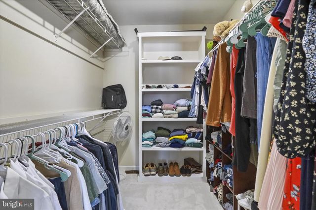 30 GREEN VALLEY DR, Charles Town, WV 25414