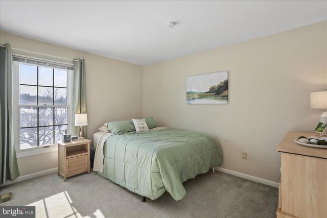 30 GREEN VALLEY DR, Charles Town, WV 25414