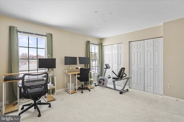 30 GREEN VALLEY DR, Charles Town, WV 25414