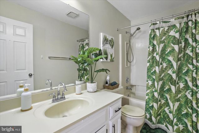 30 GREEN VALLEY DR, Charles Town, WV 25414