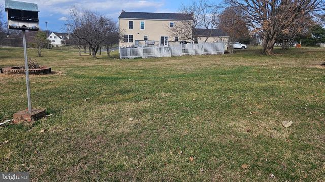 30 GREEN VALLEY DR, Charles Town, WV 25414