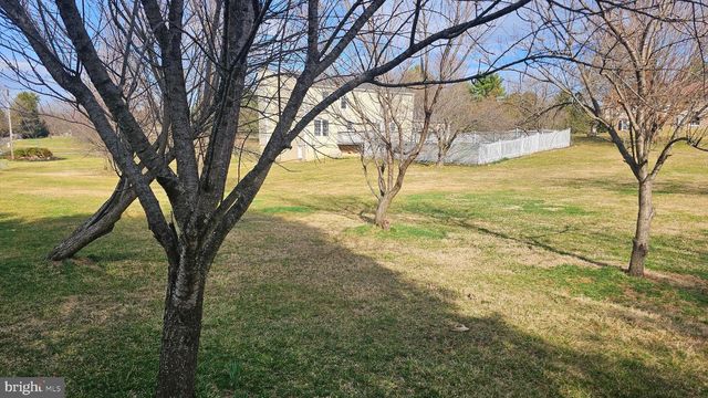 30 GREEN VALLEY DR, Charles Town, WV 25414