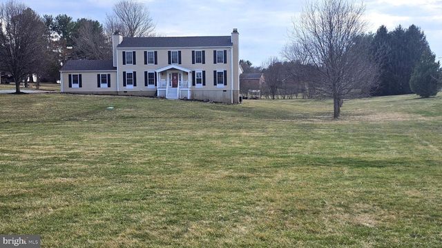 30 GREEN VALLEY DR, Charles Town, WV 25414