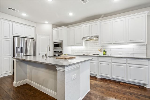 3800 Ironbark Way, Mckinney, TX 75071