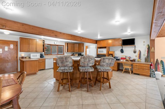 9130 Bayfield Lane, Green Oak Township, MI 48116