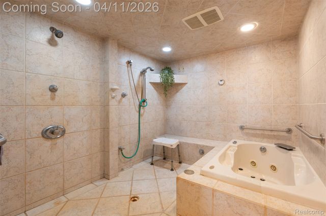 9130 Bayfield Lane, Green Oak Township, MI 48116