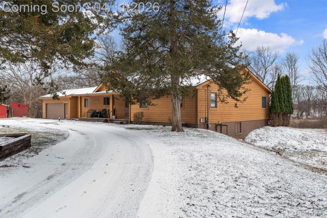 9130 Bayfield Lane, Green Oak Township, MI 48116