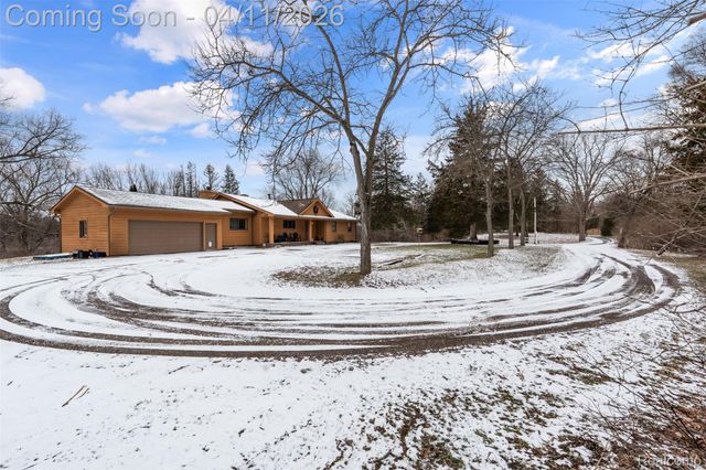 9130 Bayfield Lane, Green Oak Township, MI 48116