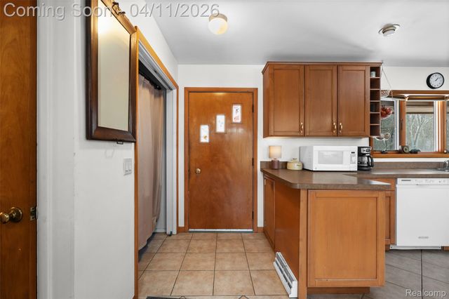 9130 Bayfield Lane, Green Oak Township, MI 48116