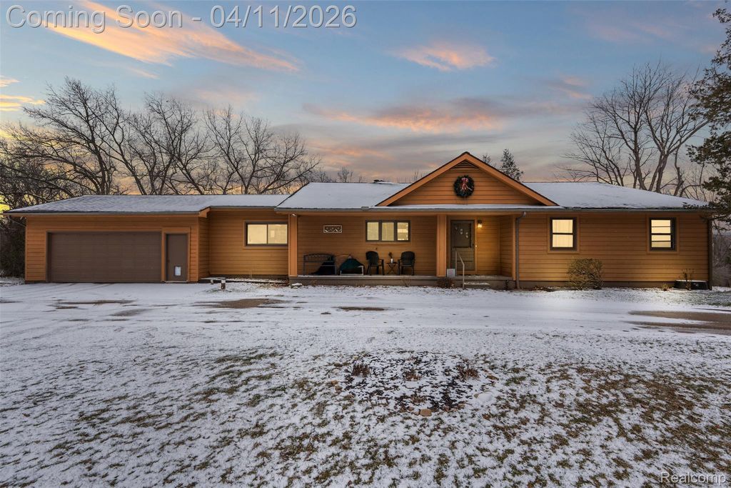 9130 Bayfield Lane, Green Oak Township, MI 48116