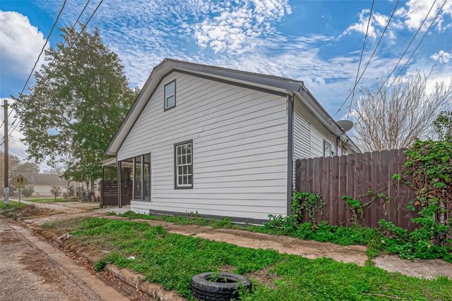 7422 Avenue I, Houston, TX 77011