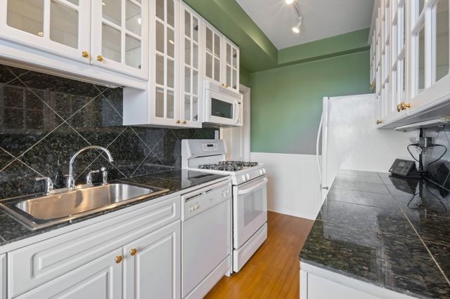 4300 N Marine Drive 602, Chicago, IL 60613