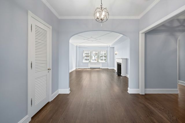 4300 N Marine Drive 602, Chicago, IL 60613