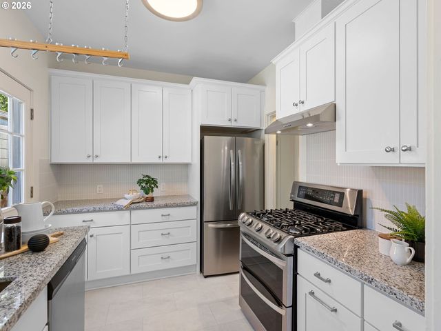 2927 Se MORRISON St, Portland, OR 97214