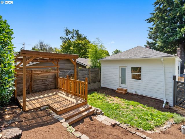 2927 Se MORRISON St, Portland, OR 97214