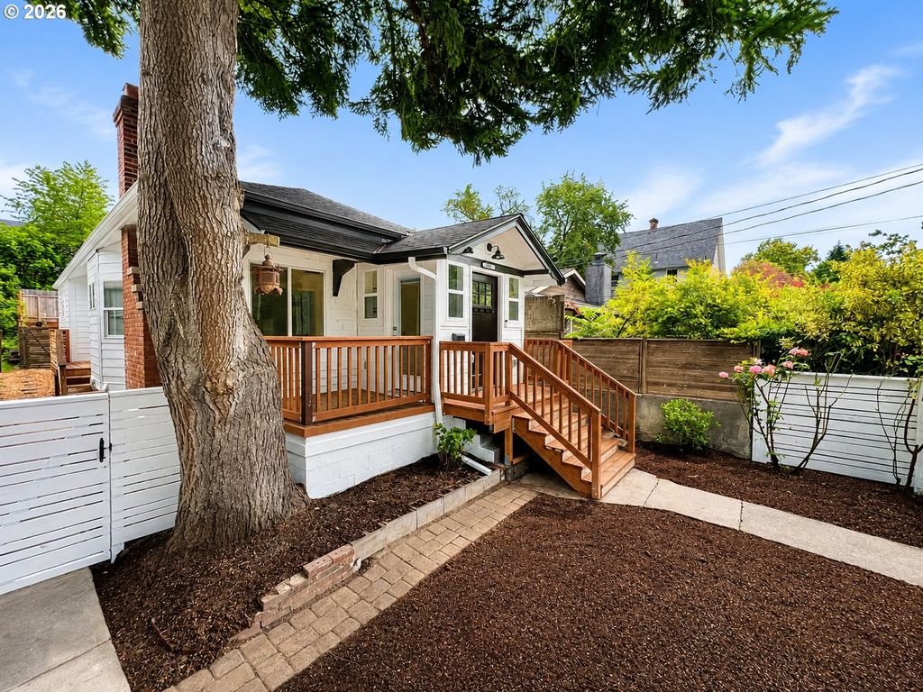 2927 Se MORRISON St, Portland, OR 97214