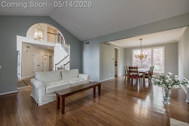 1818 Westridge Drive, Rochester, MI 48306