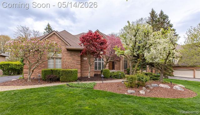 1818 Westridge Drive, Rochester, MI 48306