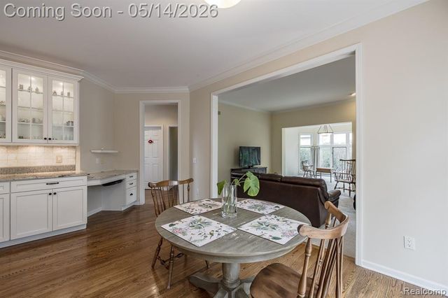 1818 Westridge Drive, Rochester, MI 48306