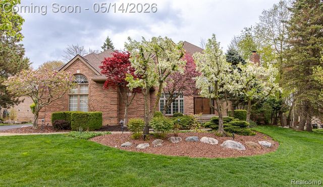 1818 Westridge Drive, Rochester, MI 48306