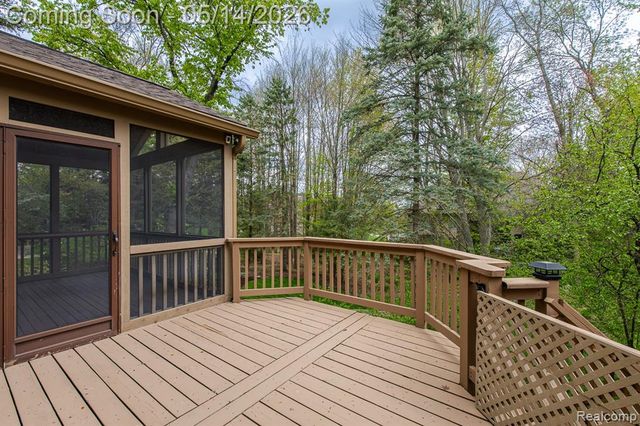 1818 Westridge Drive, Rochester, MI 48306