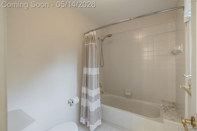 1818 Westridge Drive, Rochester, MI 48306
