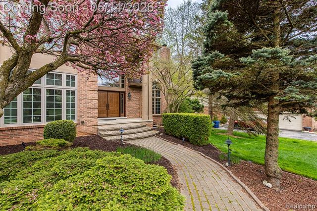1818 Westridge Drive, Rochester, MI 48306
