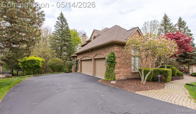 1818 Westridge Drive, Rochester, MI 48306