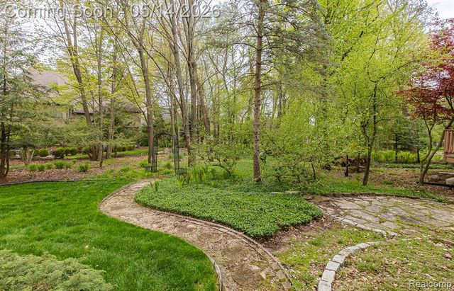 1818 Westridge Drive, Rochester, MI 48306