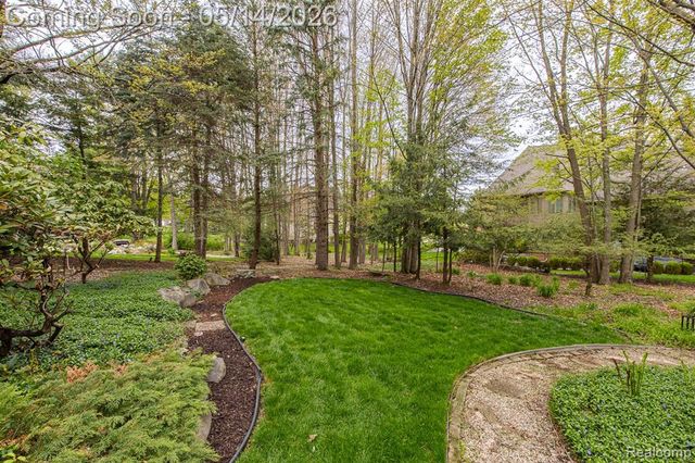1818 Westridge Drive, Rochester, MI 48306