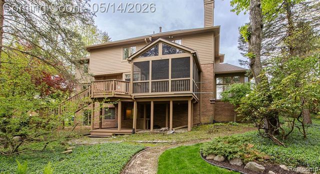 1818 Westridge Drive, Rochester, MI 48306