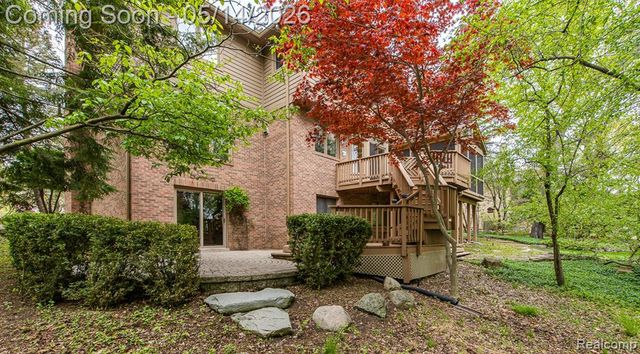 1818 Westridge Drive, Rochester, MI 48306