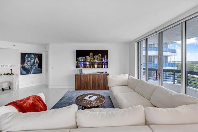 3500 Mystic Pointe Drive 1205, Aventura, FL 33180