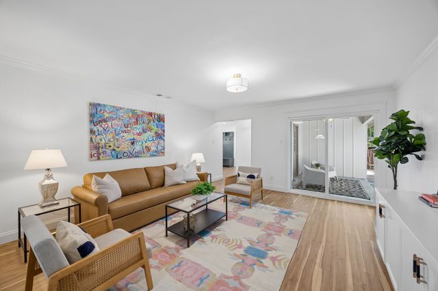 9647 Vinewood Drive, Dallas, TX 75228