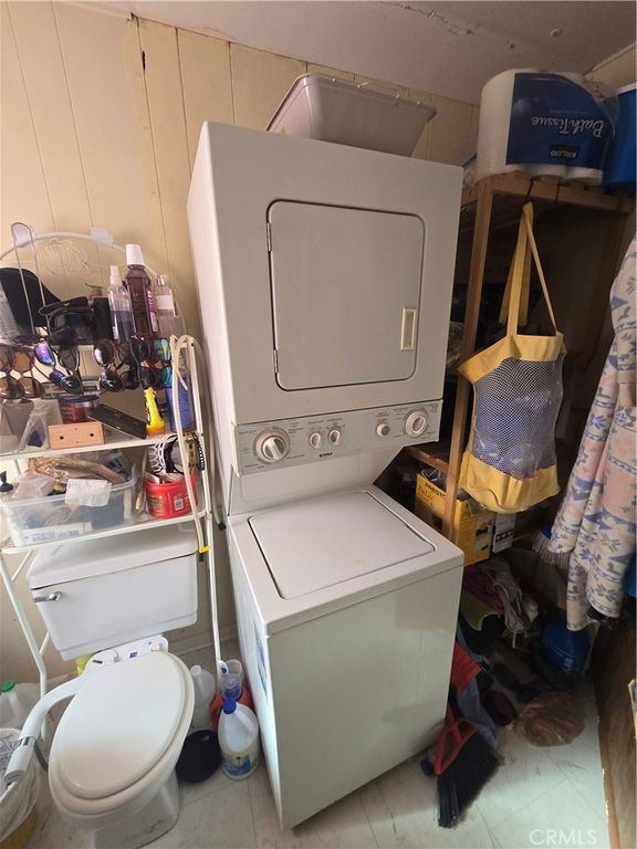 Image 8 of property listing at 8655 Santa Fe Avenue E 22, Hesperia, CA 92345