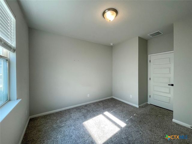 108 Old Stagecoach Road, Jarrell, TX 76537