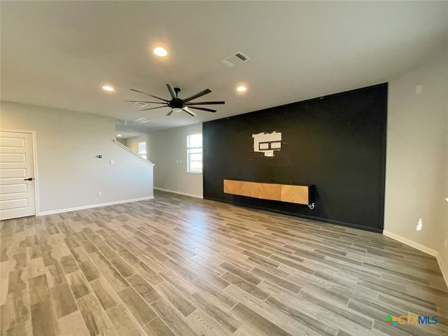 108 Old Stagecoach Road, Jarrell, TX 76537